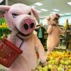 Активисты «Хрюши против» нашли просроченные продукты в магазине «Бахетле» (ВИДЕО)