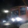 В Сети появился РОЛИК, где трамвай помогает застрявшей легковушке в Казани