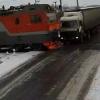 ВИДЕО: два поезда врезались в грузовик «МАЗ»