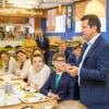 Ильсур Метшин позавтракал со школьниками в Казани (ВИДЕО)