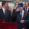 Владимир Путин примерил татарскую тюбетейку в Милане (ВИДЕО)