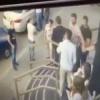 В Казани мужчина ударил девушку возле ночного клуба (ВИДЕО)