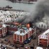 В Казани площадь пожара горящей кровли офисного здания составляет 300 кв.м
