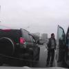 В Москве водители напали на таксиста, подрезавшего скорую помощь