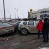 В Казани у &quot;Ривьеры&quot; столкнулись 4 иномарки: водитель забыл, что здесь поворачивает троллейбус (ВИДЕО)