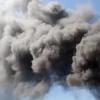 Загоревшаяся гидроизоляция на стройке в центре Казани вызвала панику у людей