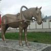 В Казани у лошадки Петрушки появился бронзовый кучер (ФОТО)
