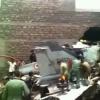 В Индии военный самолет упал на жилые дома (ВИДЕО)