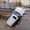 В Казани автомобиль «Инфинити» упал в котлован (ФОТО)