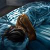 Спящую женщину в Татарстане раздевал и фотографировал посторонний мужчина