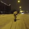 Экстремалы прокатились по дорогам Казани на сноуборде (ВИДЕО)