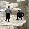 Подростки в Татарстане катались на льдине