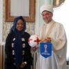 Генеральный секретарь ФИФА подарила имам-хатыйбу мечети «Марджани» мяч со своим автографом