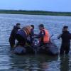 На озере Максимка в перевернувшейся лодке утонули трое мужчин и четверо детей (ВИДЕО)