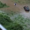 В Зеленодольске затопило дворы и дороги до капота автомобиля (ФОТО)