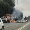 В Казани мусоровоз сбросил горящий мусор на дорогу (ФОТО)