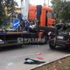В Казани эвакуатор задел опорой легковушку (ВИДЕО)