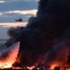 Почти сутки горит огромный торговый центр в Подмосковье — на пожаре работают сотни спасателей (ВИДЕО)