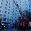  В Казани спасатели сняли с подоконника девятого этажа пожилую женщину (ФОТО)