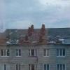 В Татарстане сильный ветер сорвал крышу четырехэтажного дома