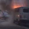 Очевидцы сняли на ВИДЕО охваченный огнем автомобиль в Казани