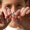 Для родителей курящих детей в России могут ввести арест