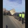 Едва не сдуло с моста фуру: первые последствия сильного ветра в Татарстане (ФОТО, ВИДЕО)