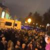 После эвакуации более чем 1000 человек из УНИКСа татарский певец начал уличный концерт (ВИДЕО)