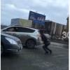 Полицейские разбираются в обстоятельствах дорожного конфликта со стрельбой в Казани (ВИДЕО)