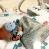 Родившийся без пульса младенец выжил после коронавируса, сепсиса и кишечной палочки