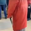 Бабушка с предметом, похожим на нож, напугала людей в поликлинике Заинска (ВИДЕО)