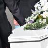 Покойный мужчина внезапно воскрес на собственных похоронах
