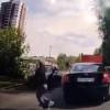 В Казани на ВИДЕО попало, как девочку сбил один автомобиль и отбросило под другой