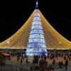 В Казани приступили к новогоднему украшению города