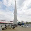 В столице РТ завершается монтаж стелы «Казань – город трудовой доблести»