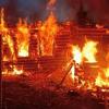 В Башкирии мужчина погиб дома во время пожара, женщина спаслась