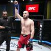 Татарский боец Фахретдинов менее, чем за минуту победил американца Ли на UFC Vegas 76