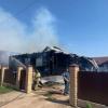 «За минуты огонь перекинулся на крышу»: семья известного в Челнах диджея лишилась крова