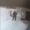 В Зеленодольске на мужчин и ребенка упал пласт снега с крыши