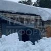 Пласт снега съехал на мужчину с крыши гаража в Зеленодольске, его увезли в больницу