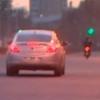 В Казани водители и даже мотоциклист игнорируют красный свет светофора (ВИДЕО)