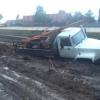 На улице Лебедева в Казани грузовик утонул в грязи (ФОТО)