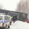 В Татарстане автоледи на &quot;Форде&quot; столкнула в кювет два грузовика  (ВИДЕО)